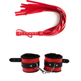 Menottes en Cuir Fourrées et Fouet Rouge pour Couple